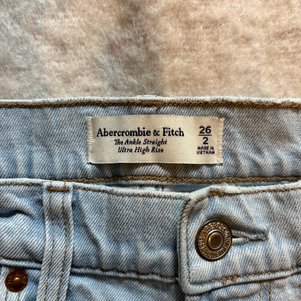 Abercrombie & Fitch The Ankle Straight Light Blue Ultra High Rise Jeans - Picture 2 of 6